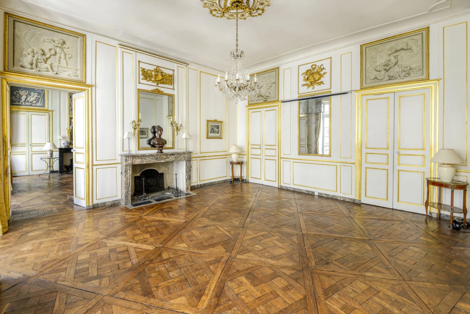 Space XVIIIth-Century Prestigious Apartment - Historic Value (Former Residence of General Cambronne) - 2
