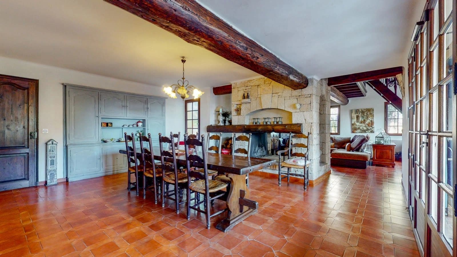 Superb mas with swimming pool in the middle of the vineyards