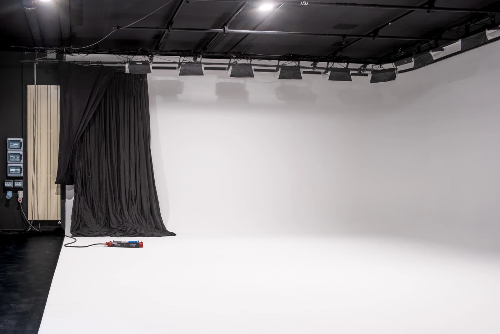 Space Cyclo Photo and Video Studio of 141m2 - 5