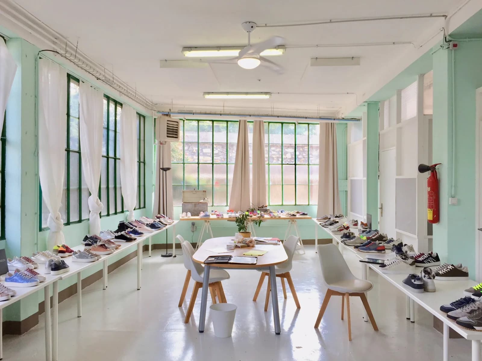 Space Salle Atelier, surrounded by glass! - 4