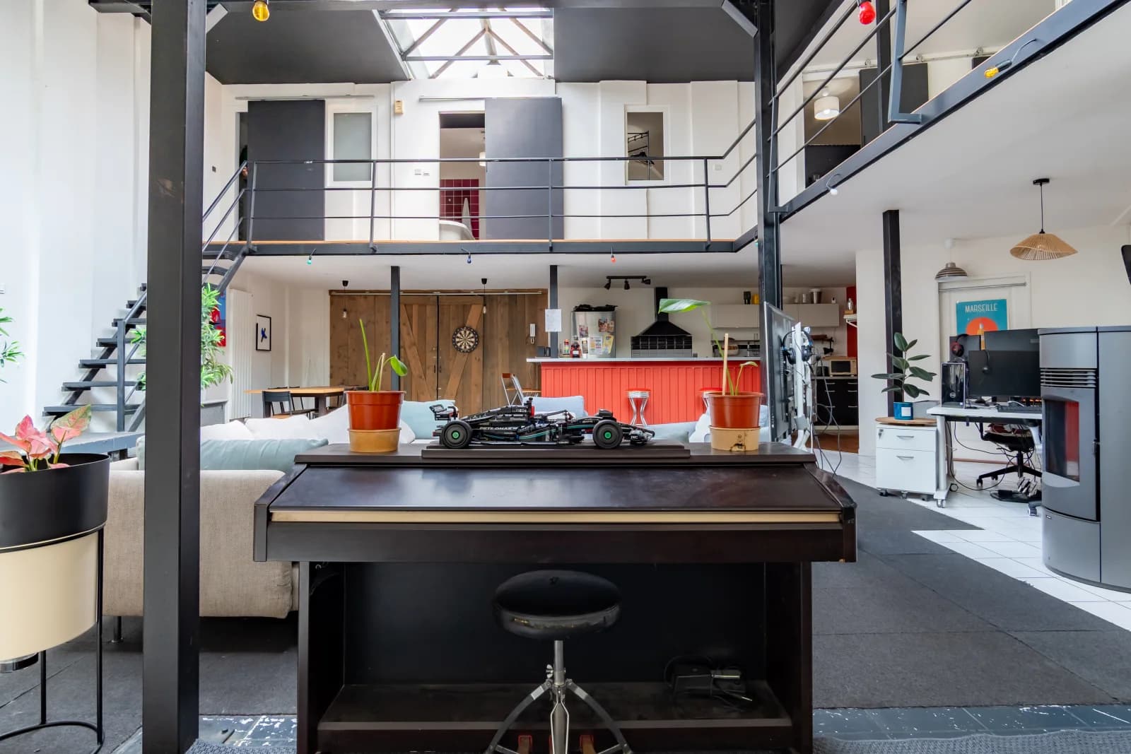 Space Atypical 240m² loft with design and light - 5