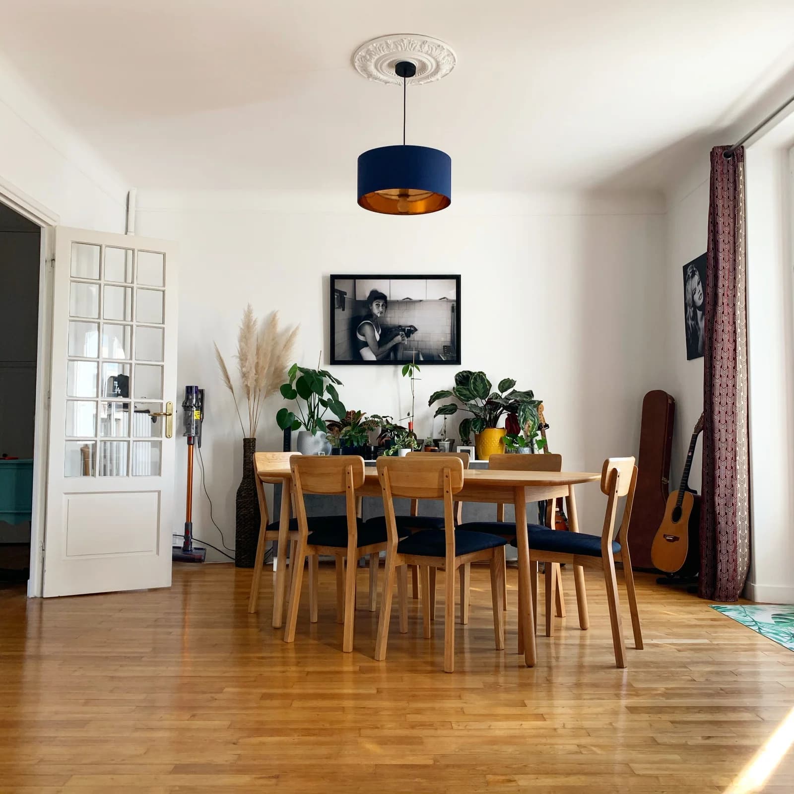 Meeting room in Living room in downtown apartment - 1