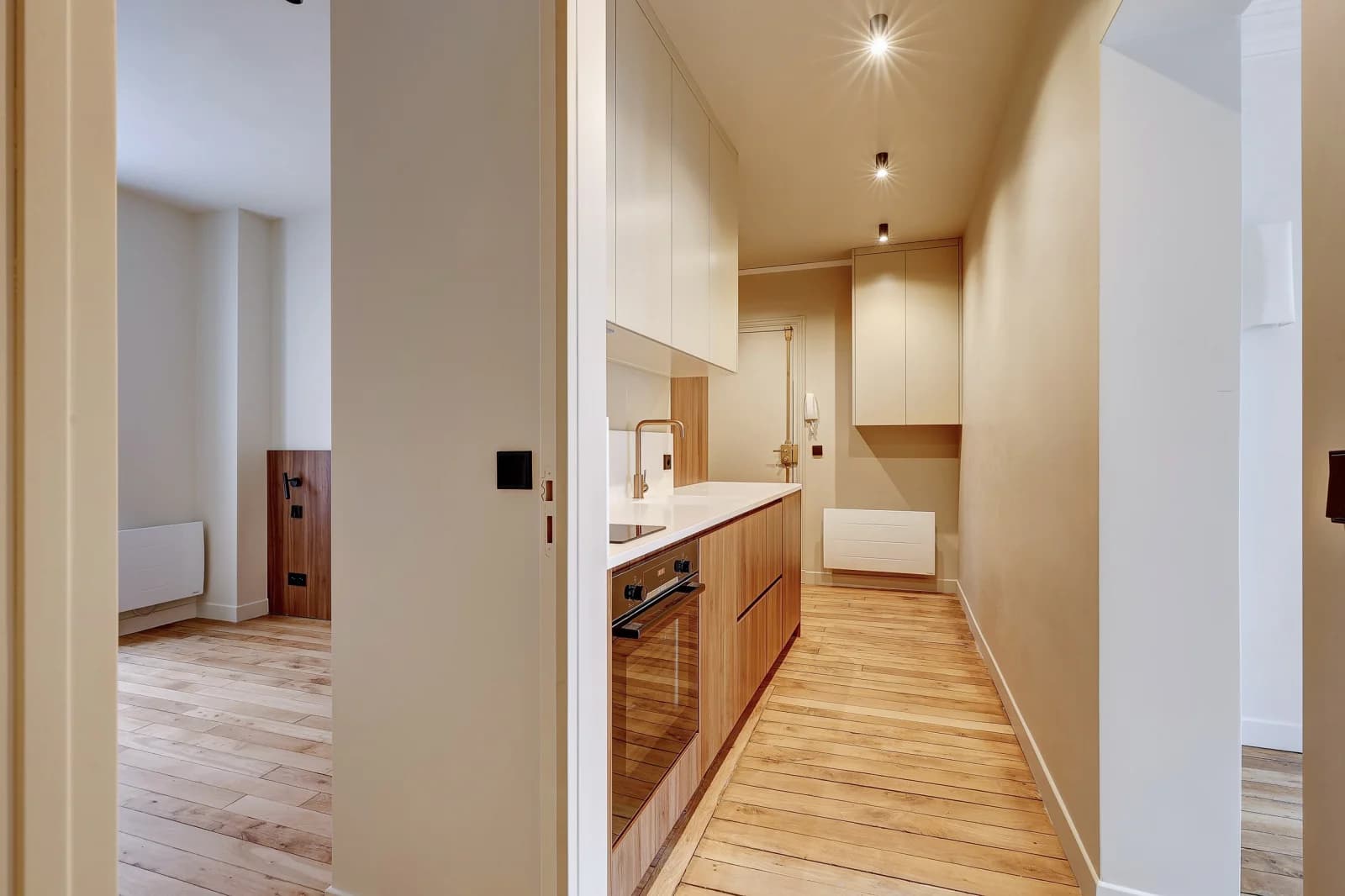 Space Charming Apartment with Balcony on Rue Saint-Dominique - 2