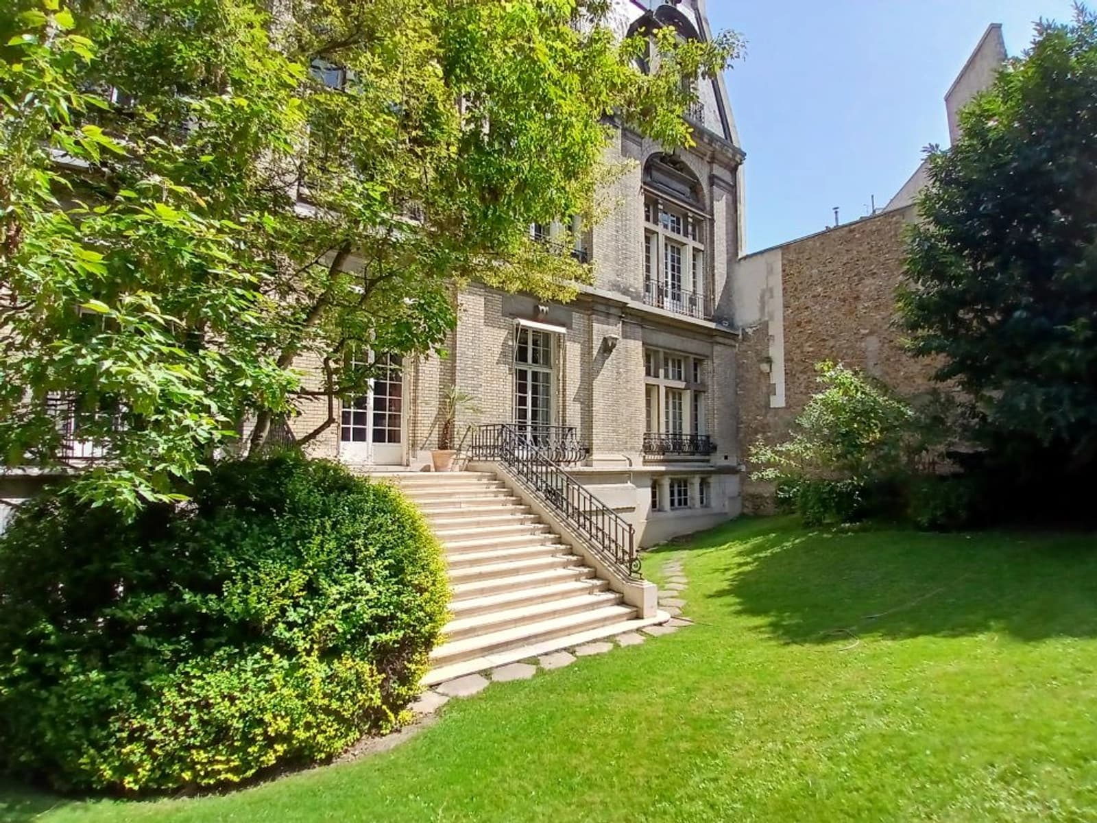 Espace Jardin privatif au sein du XVIème arrondissement de Paris - 0