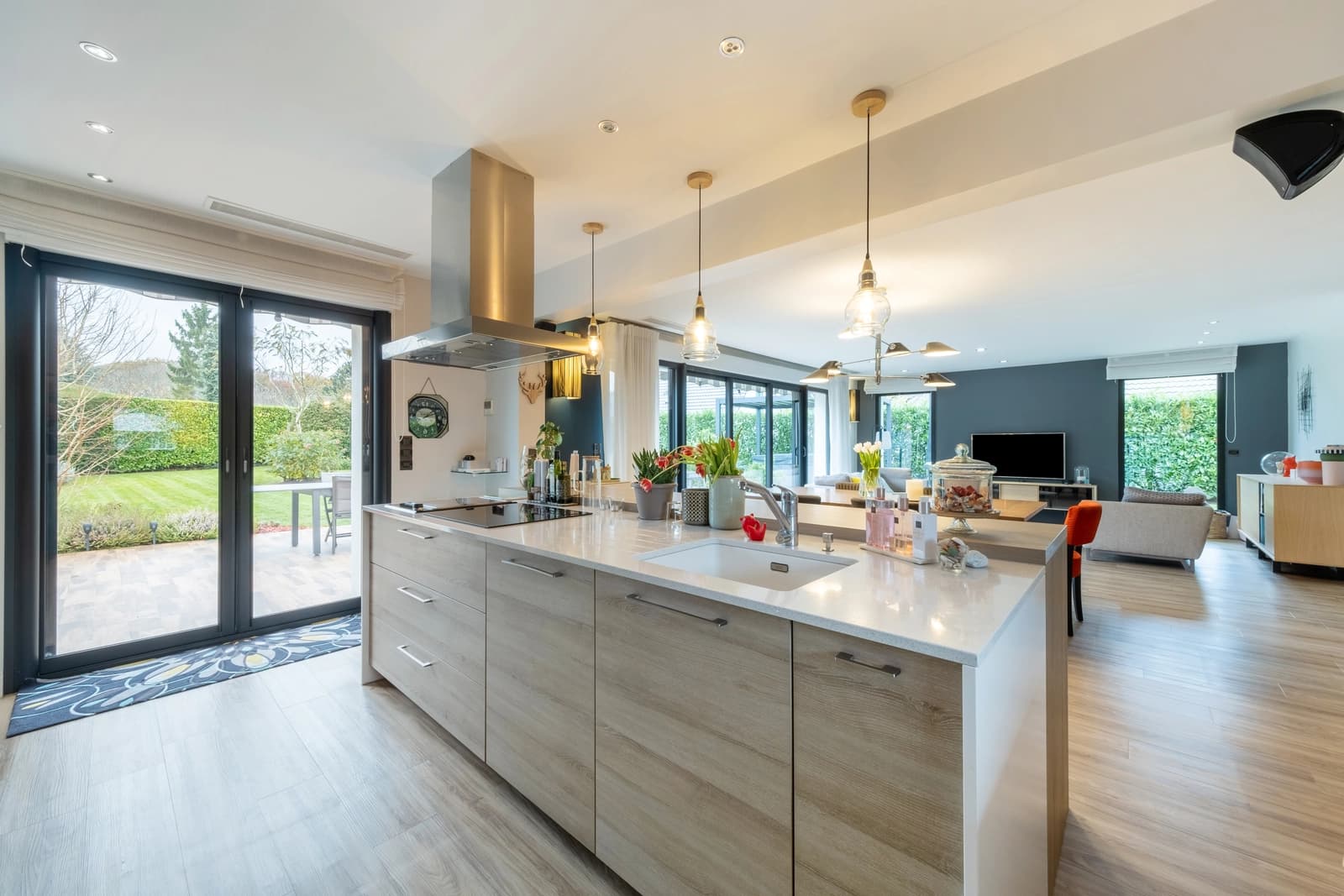 Kitchen in American-style home - 1