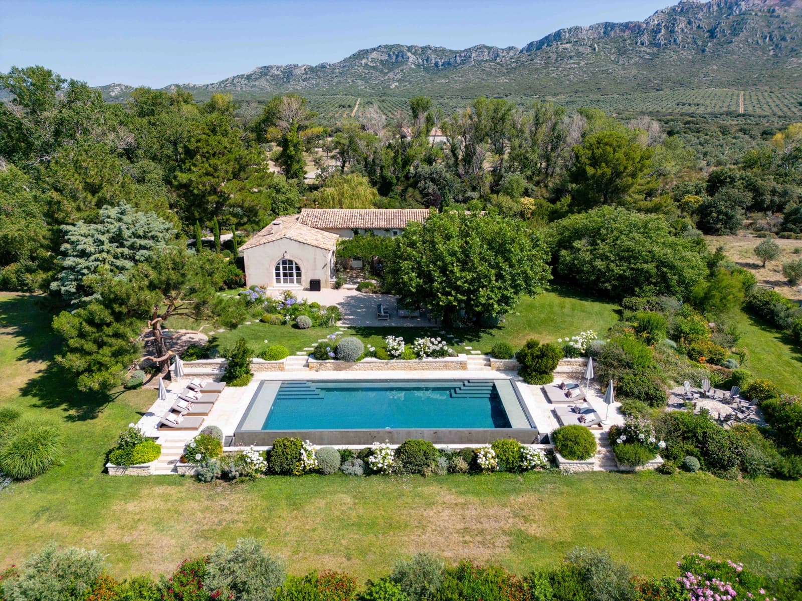 Meeting room in Charming house in the heart of an olive-growing estate - 1