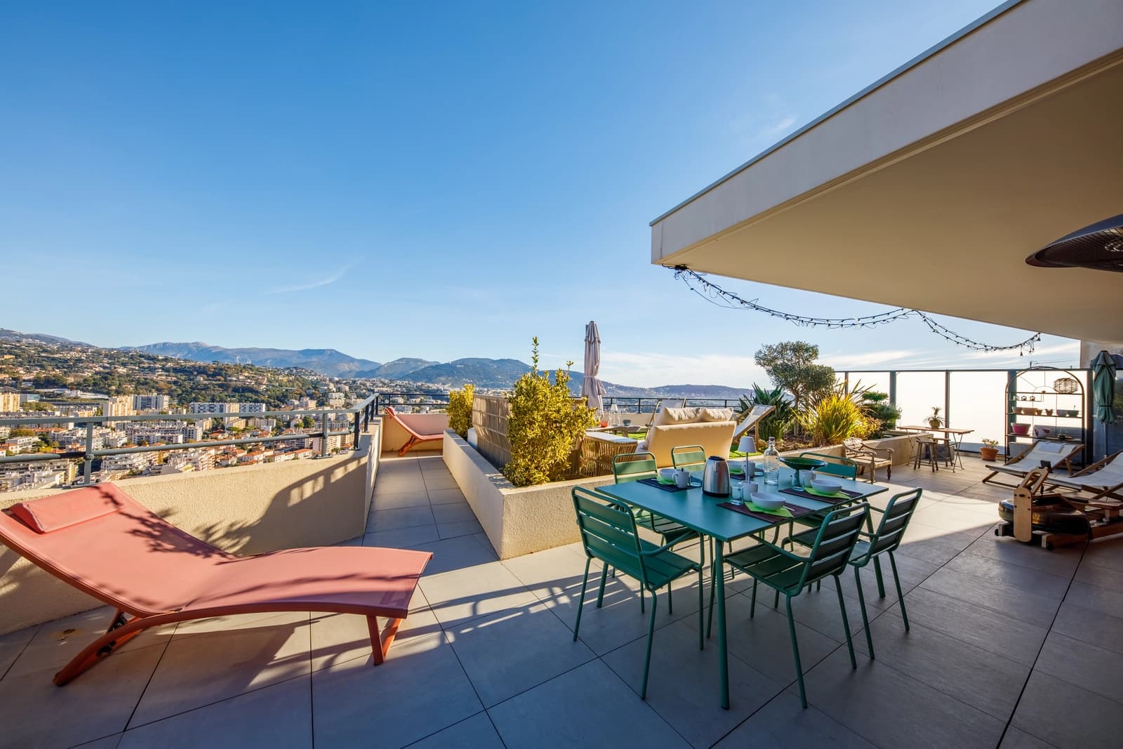 Space 3-room apartment • 130 m² terrace • Panoramic view • Pool • Parking - 1