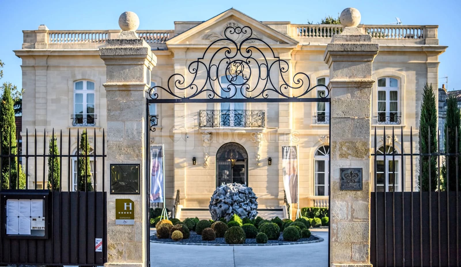 Space Library Lounge - 1