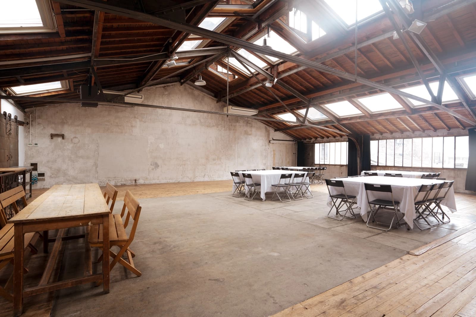 Meeting room in Studio 5 - 1