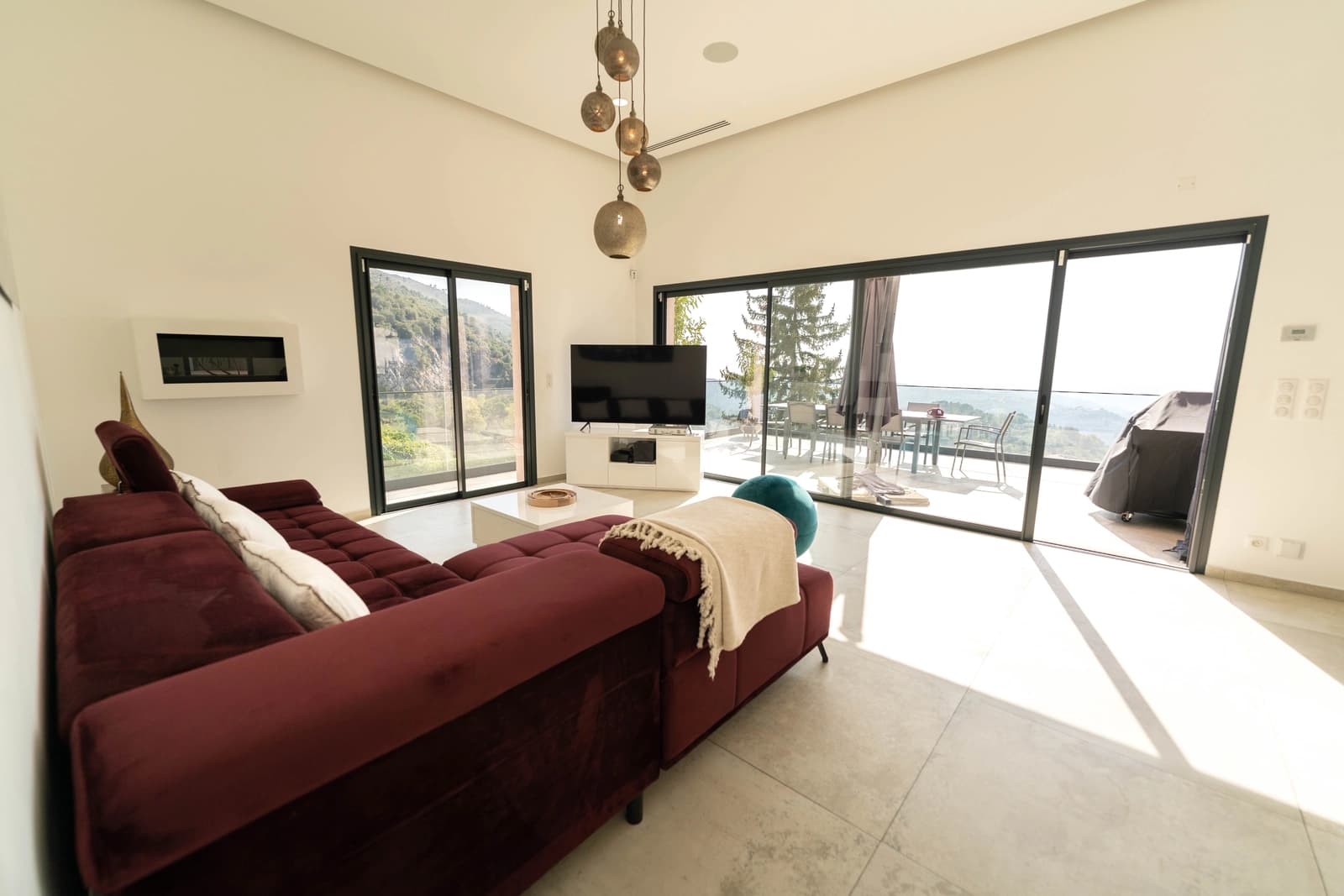 Sala en Villa de lujo de 4*, vista al mar, piscina y gimnasio. - 0