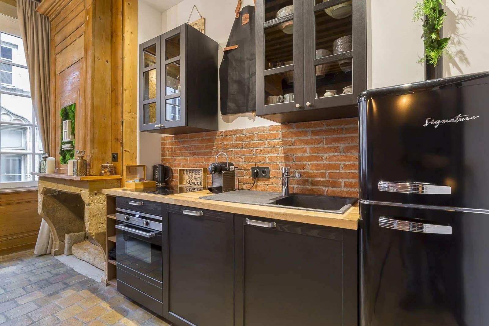 Kitchen in Apartment in the heart of Vieux Lyon with Spa - 1