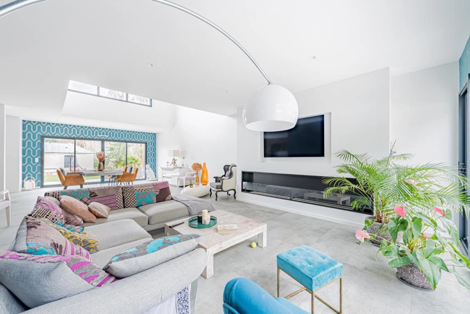 Living room in Contemporary house - 1