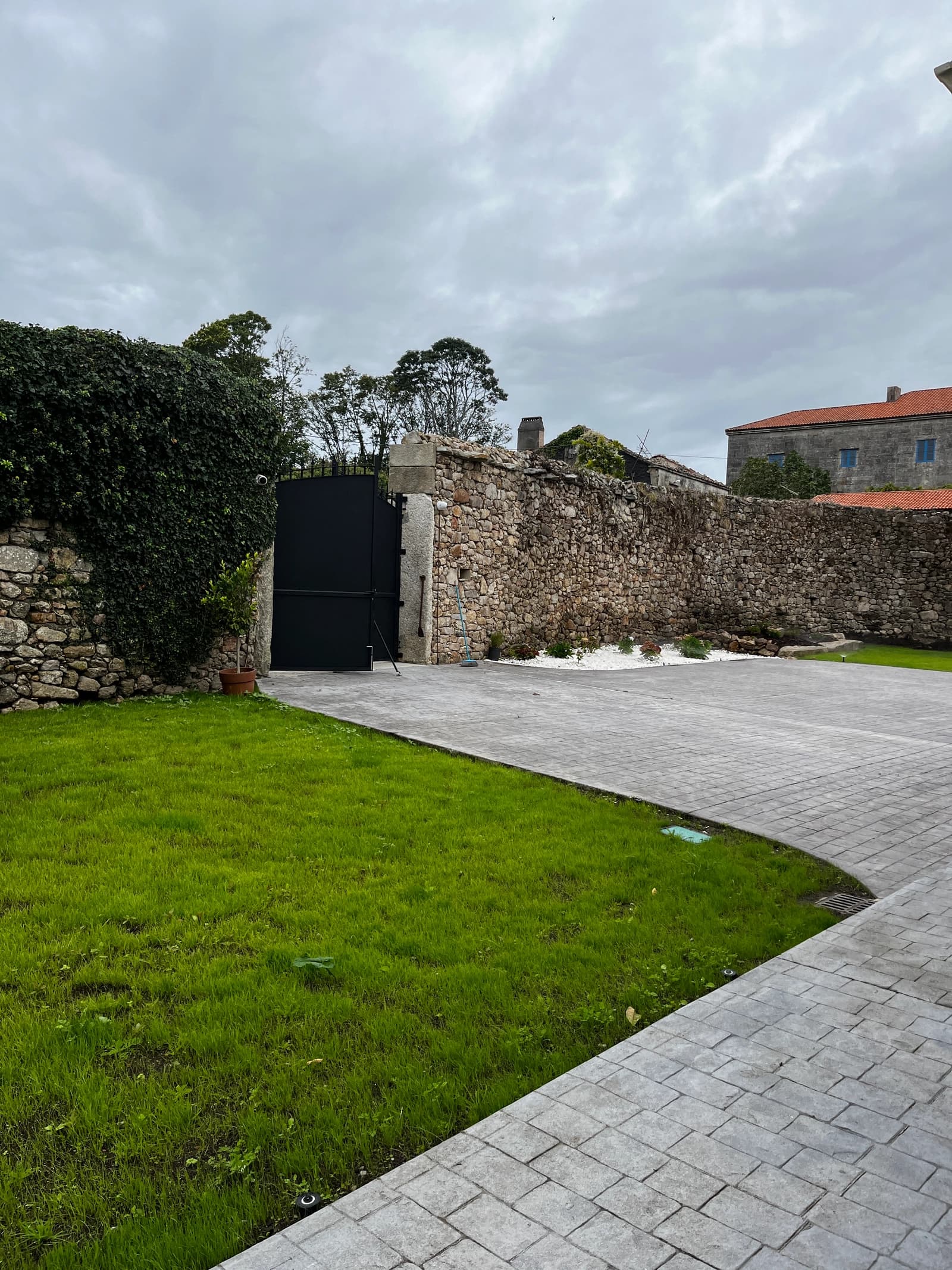 Space Modern House on the Galician Coast - 3