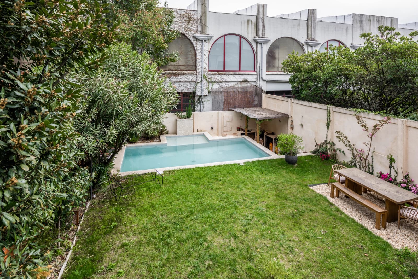 Meeting room in Luminous art deco house in Lescure - 1