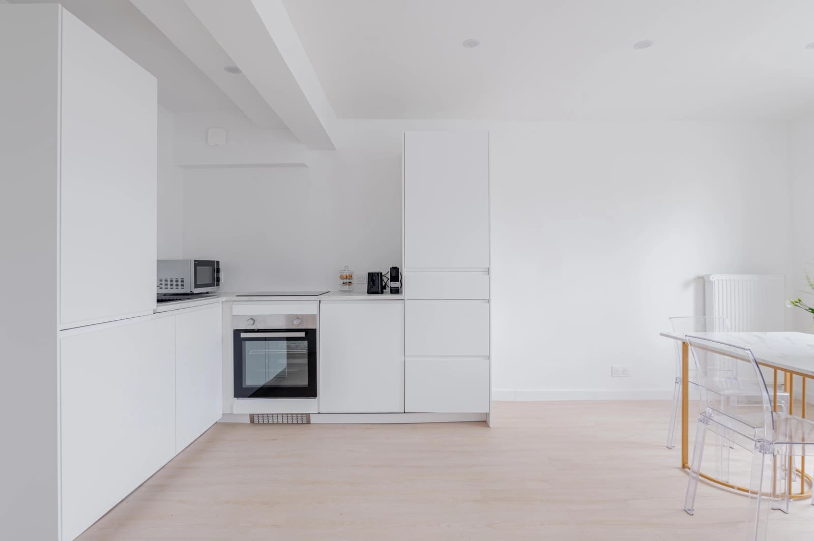 Space Superb 2-room apartment with balcony Paris 15 - 3