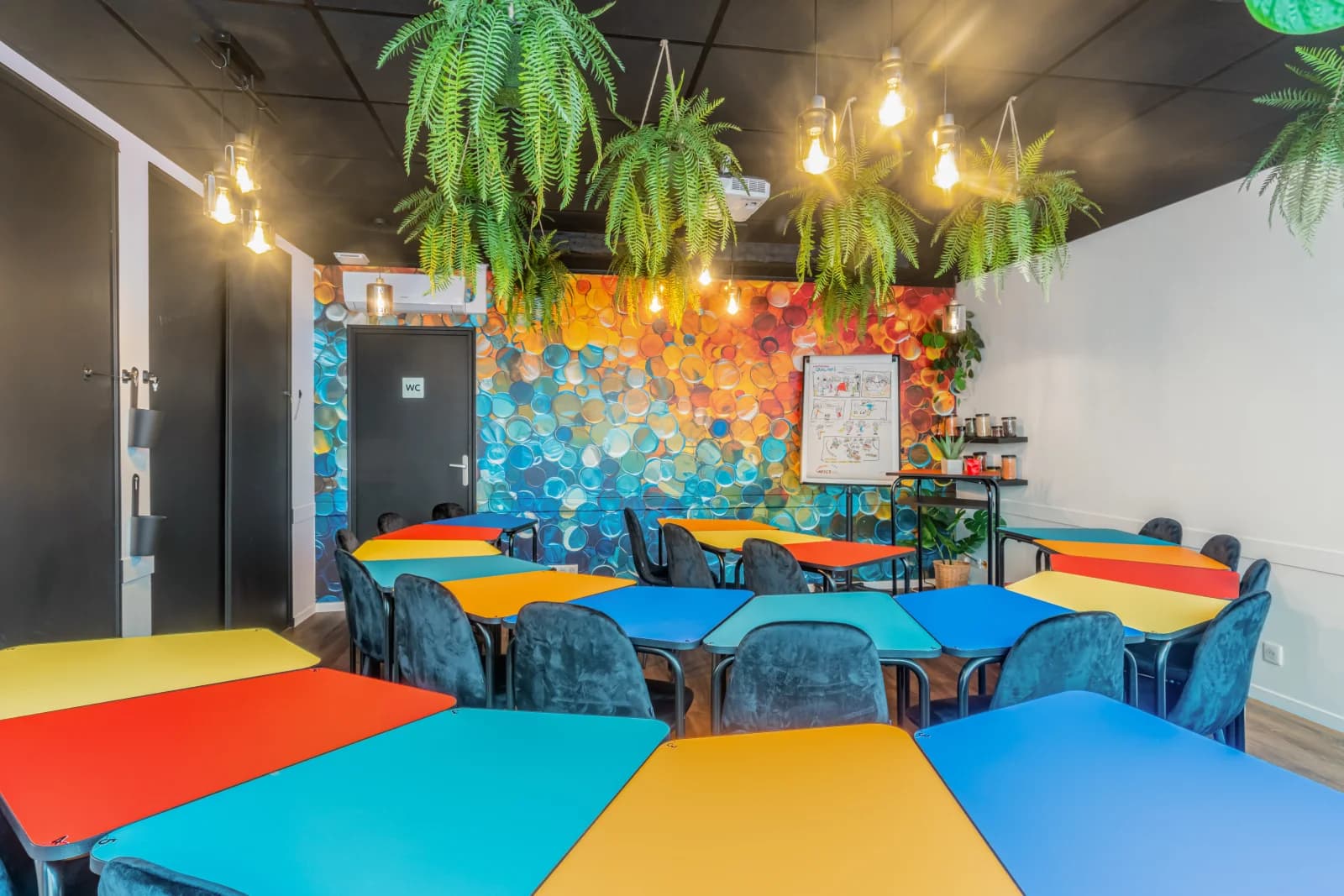 Espace Espace de formation - bureaux modernes colorés - 4