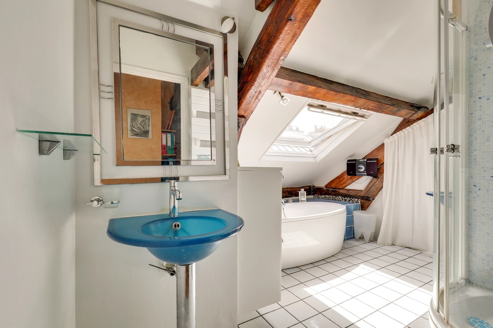 Espace Loft duplex lumineux dans une cour classée historique - 4