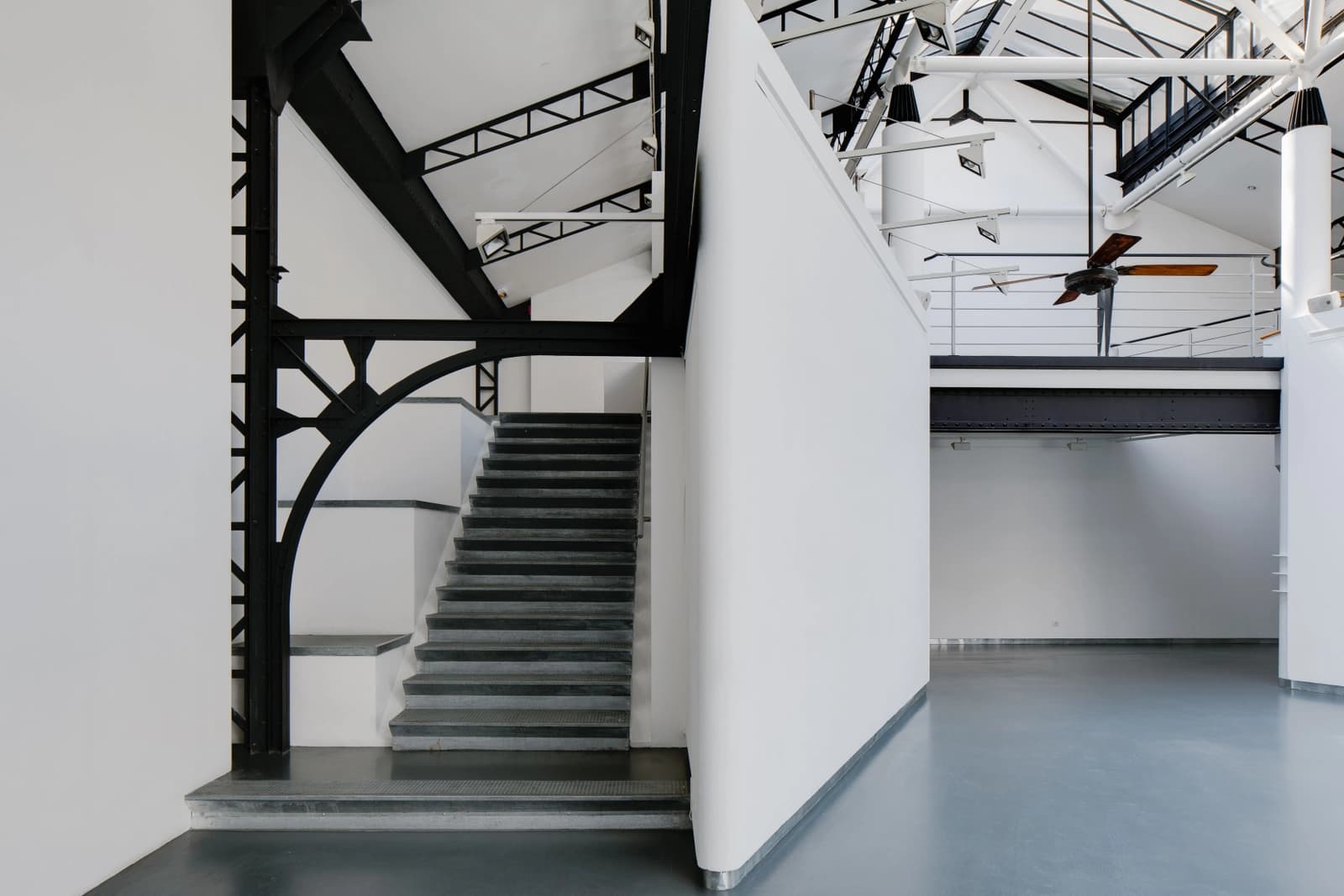 Espace Atelier vide sous verrière - 4