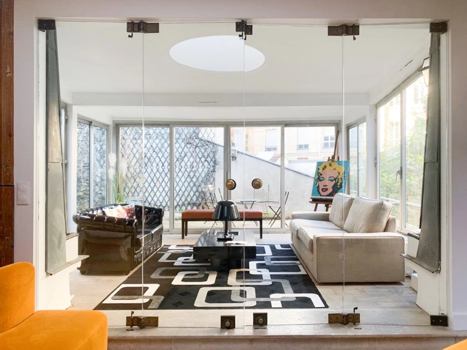 Espace Small salon des anciens bains-douches: un lieu chargé d'histoire - 4