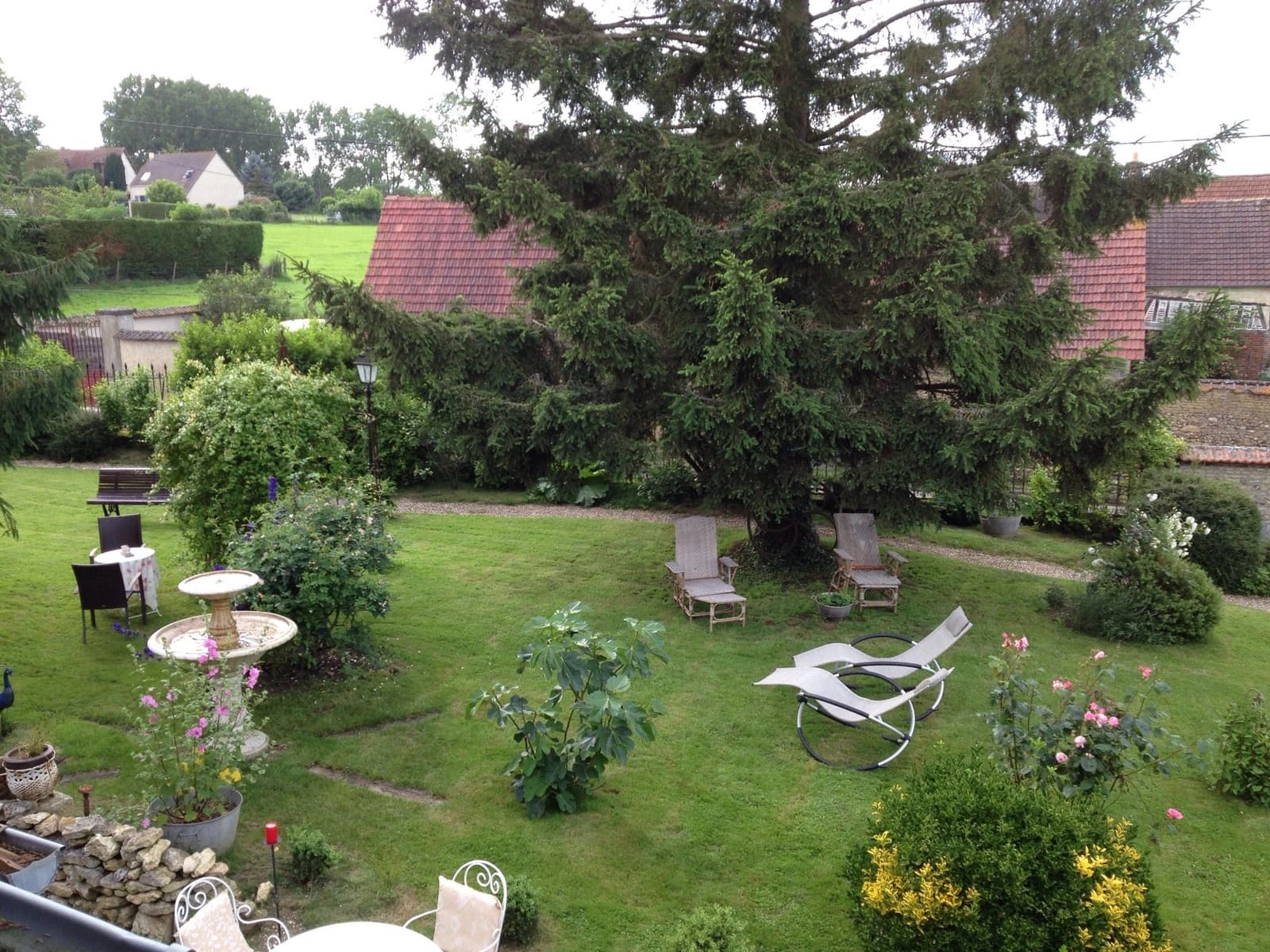 Comedor en Encantadora casa de campo normanda con su relajante zona de spa - 1