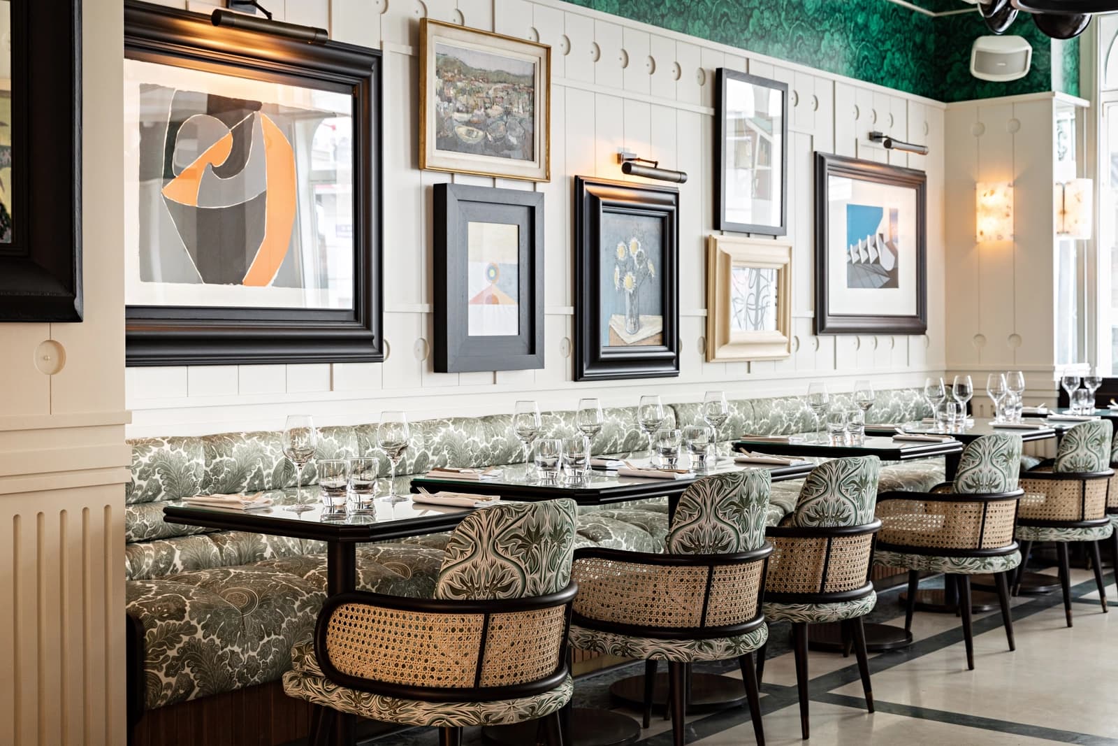 Space Bistronomic restaurant with Parisian charm - 3