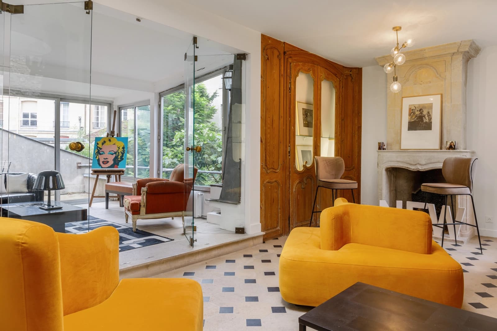 Living room in Large apartment in the former shower baths - 1