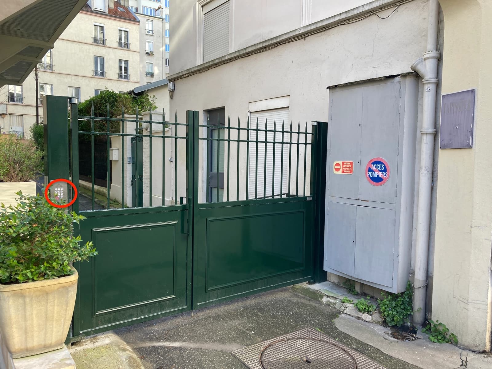Espace Demeure de charme avec son jardin fleuri dans une impasse privée - 4