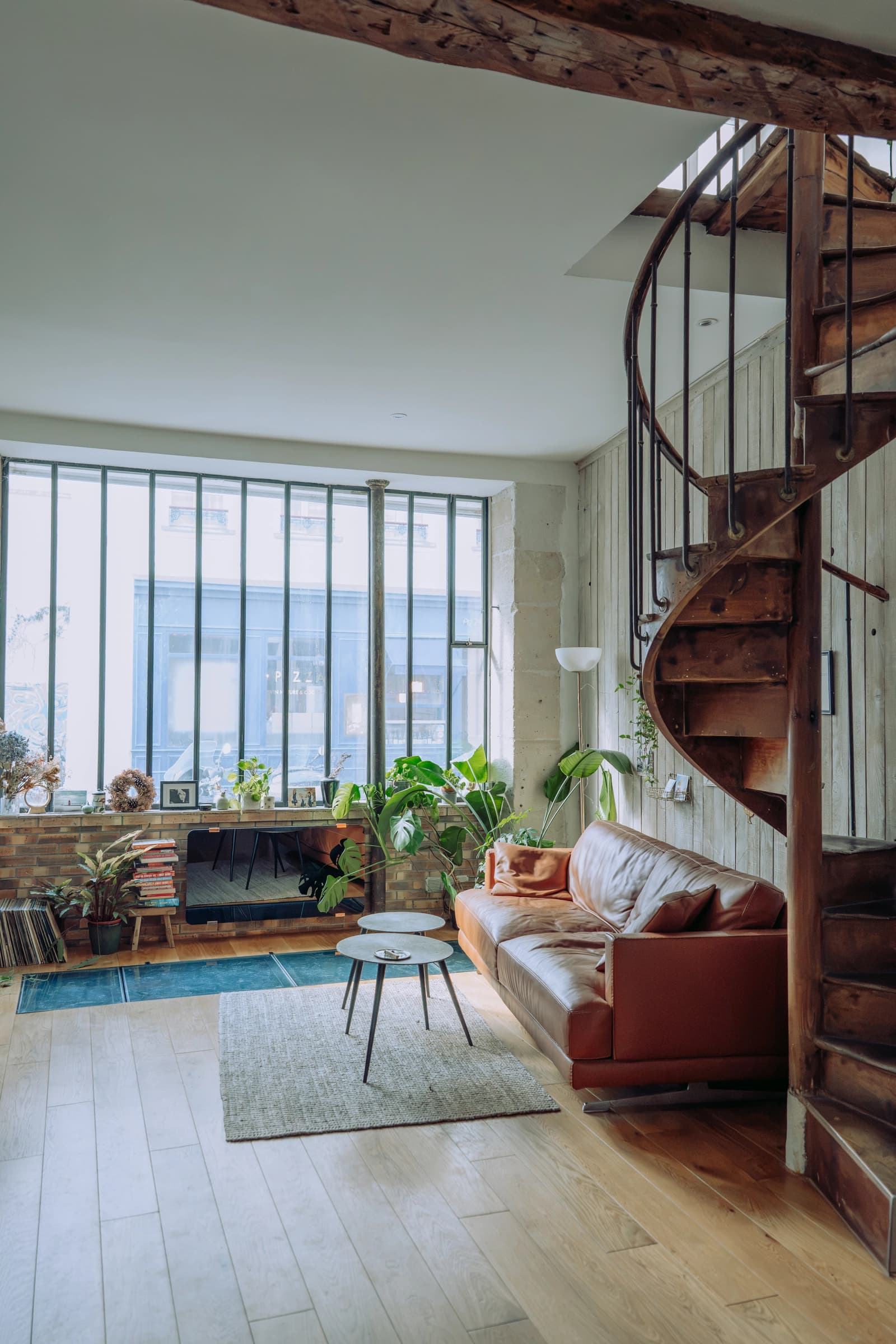 Space An atypical atelier-style duplex - 2