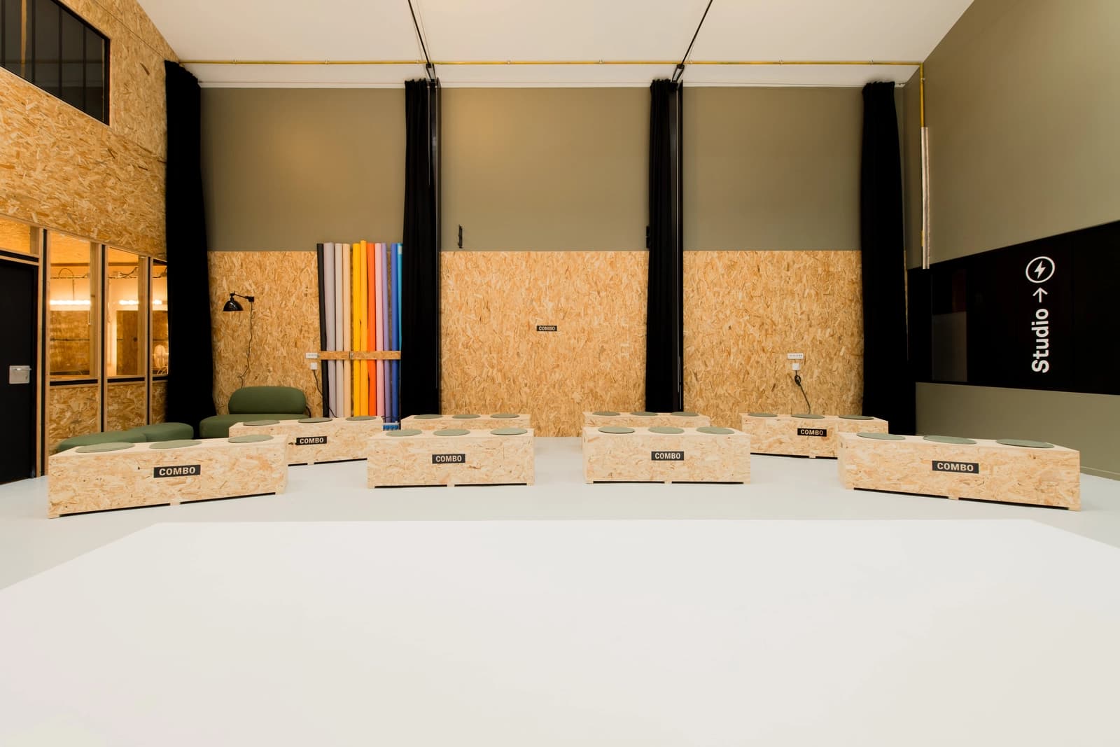 Space Daylight studio cyclo in Aubervilliers - 4
