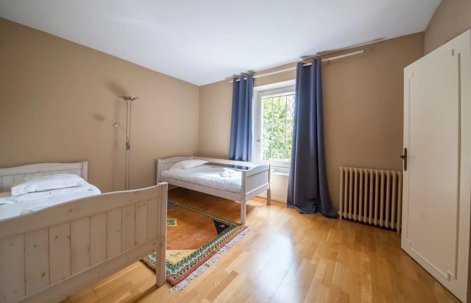 Bedroom in Magnificent villa with swimming pool - 1