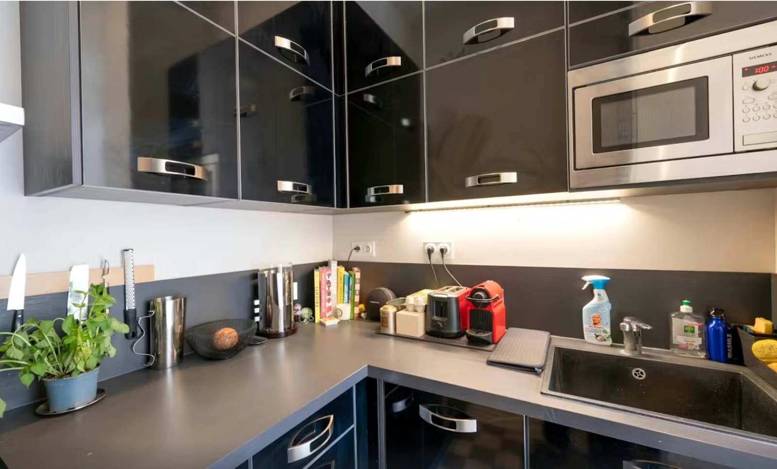 Espace Écrin Minimaliste & Bain de Lumière : Hauteur sous Plafond Exceptionnelle - 5