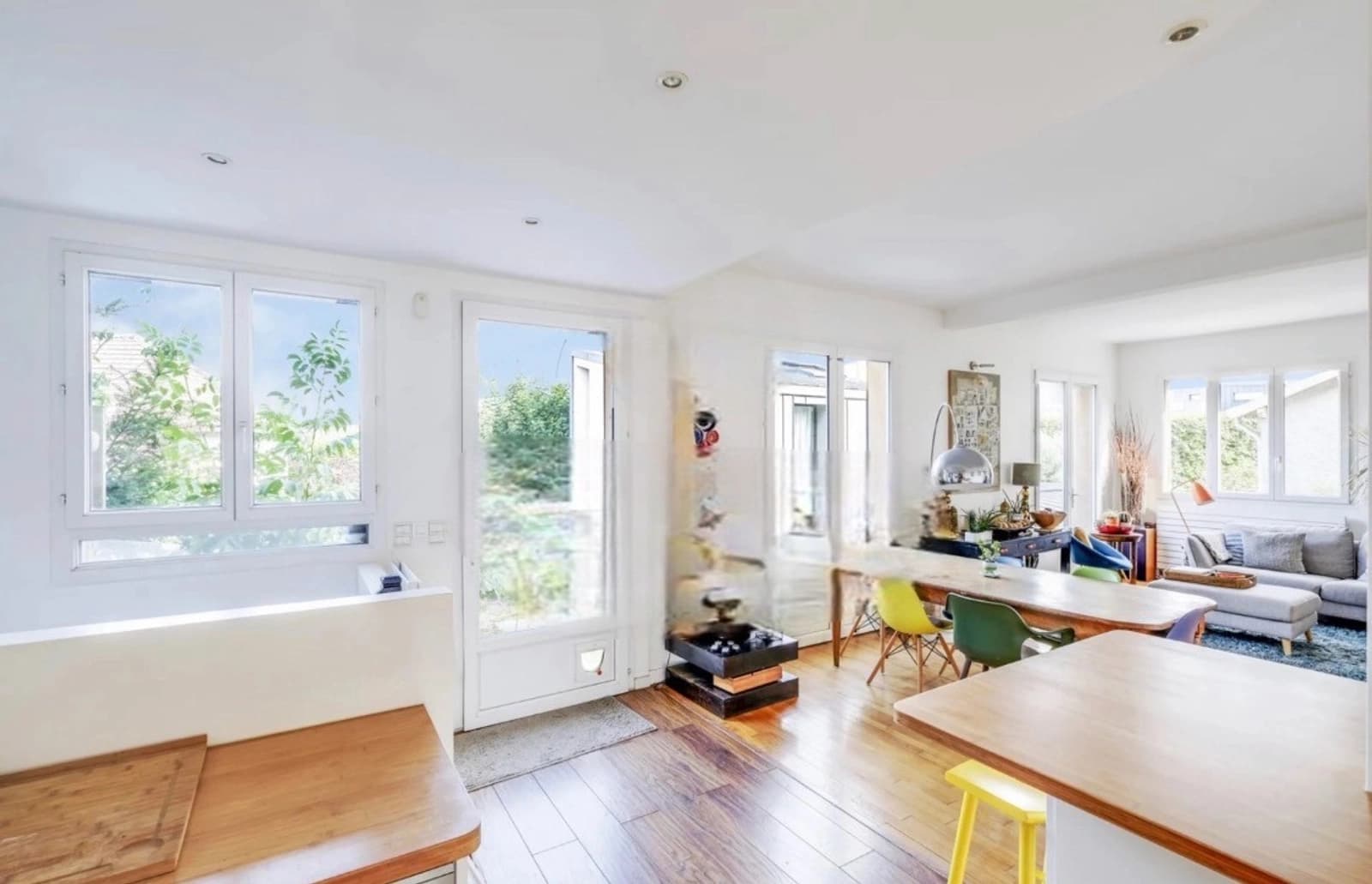 Space Magnificent 300 m² suburban house - 5
