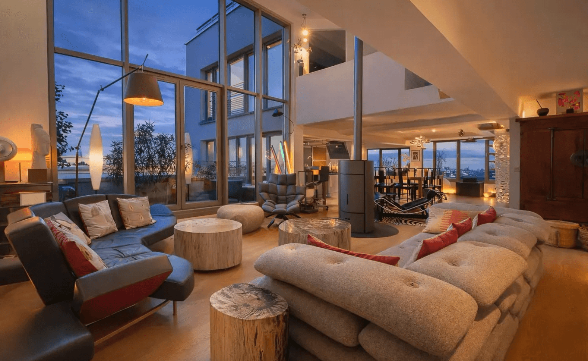 Penthouse parisien avec vue panoramique sur la capitale, disponible à la location pour tournage et shooting sur We Are Scene