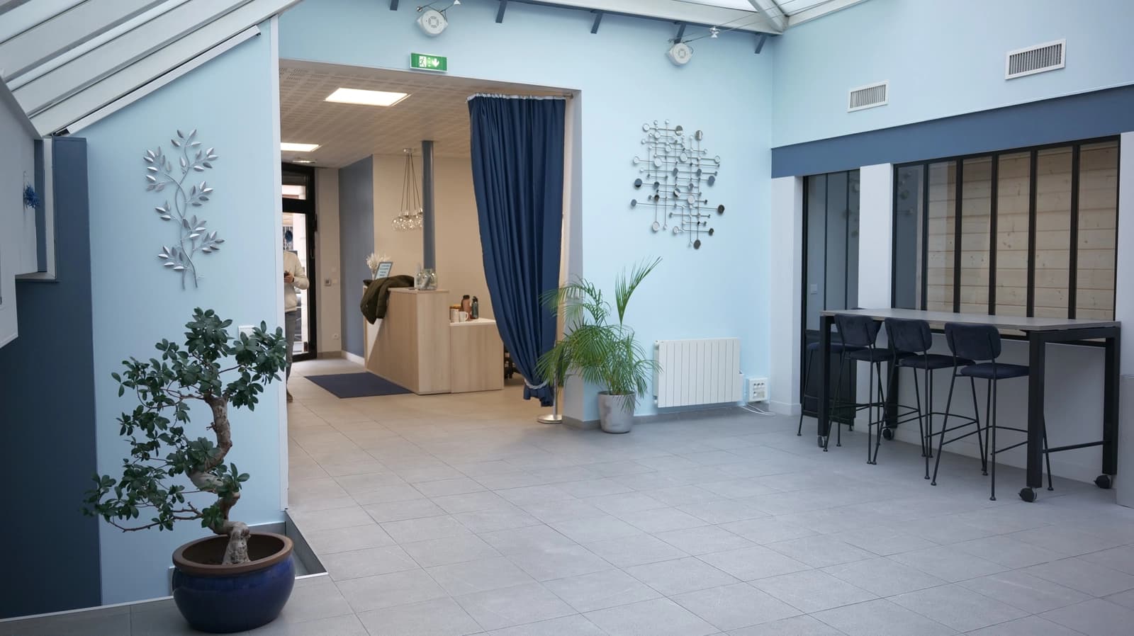 Espace Espace polyvalent en rez- de- chaussée avec verrière - 1