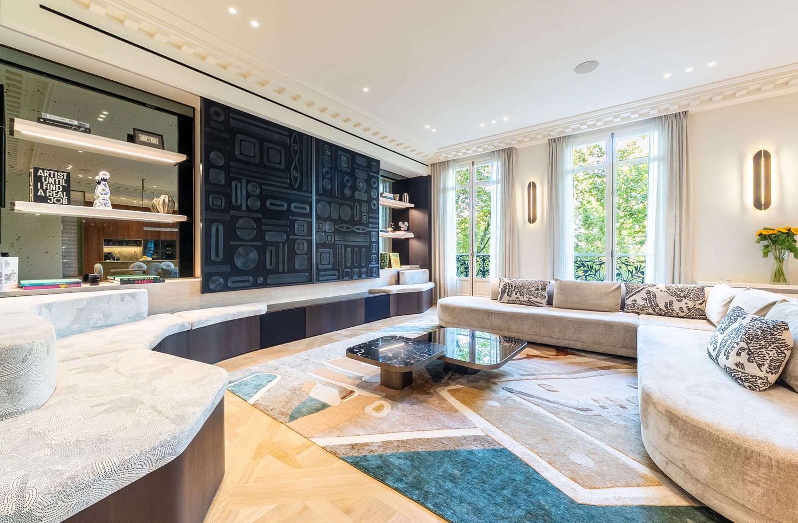 Space Refined luxury in a designer apartment - 1