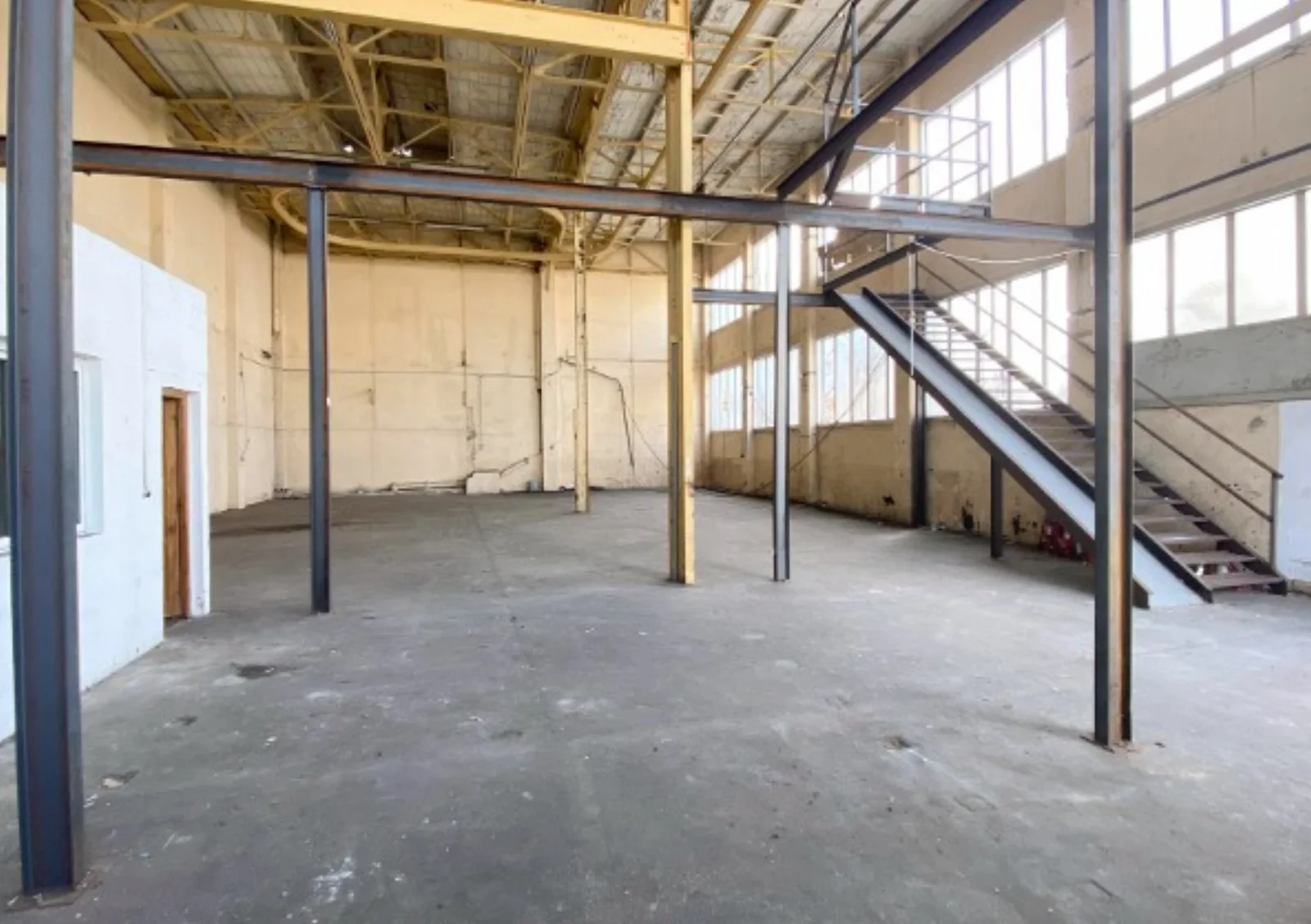 Espace Hangar Saint Denis - espace abandonné - 3