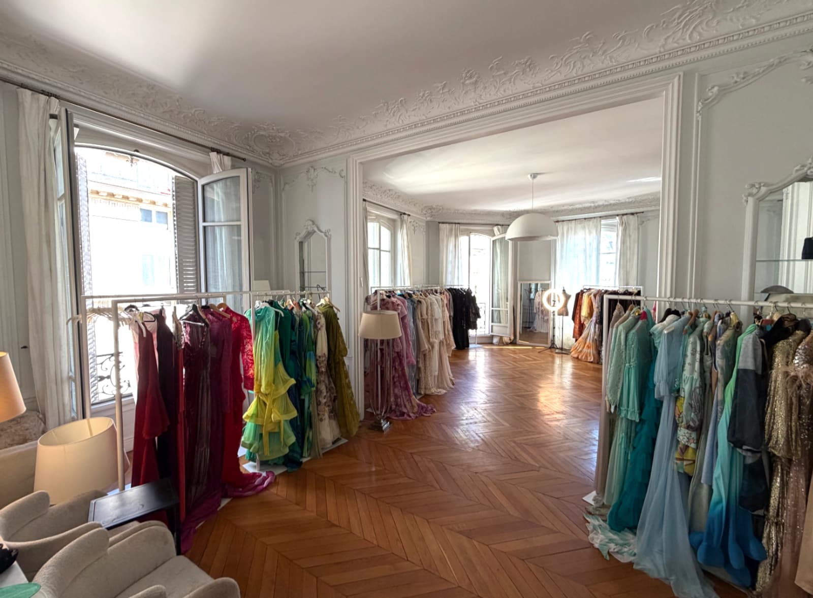 Space Luxurious Haussmannian apartment, elegant and charming for rent in the heart of Paris - 2