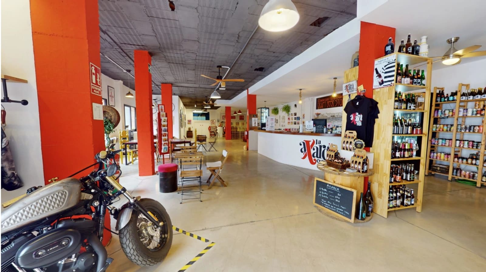 Space Garage beer shop and art gallery - 0