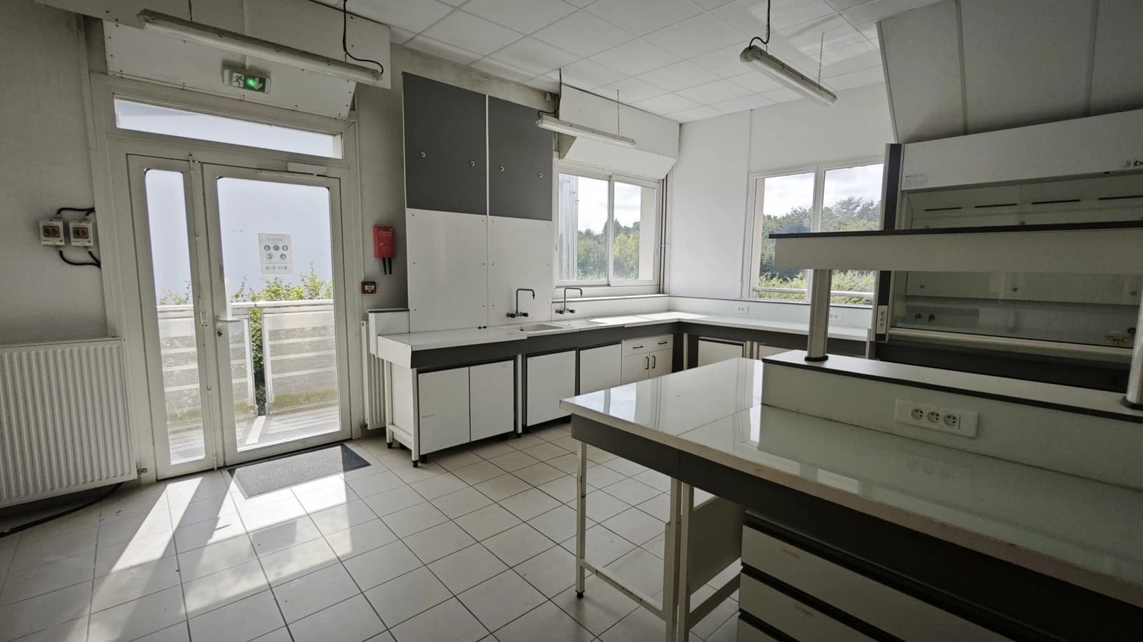 Espace Décor Laboratoire Scientifique - 2