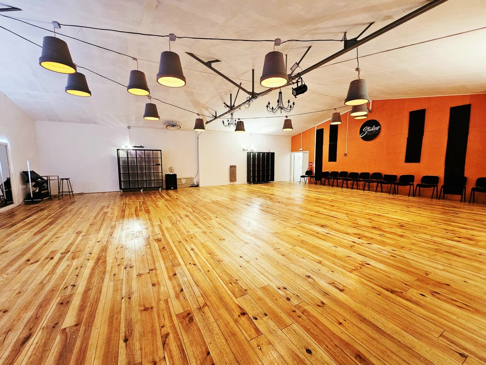 Space 2 DANCE STUDIOS for shooting clips or series Dance school - 3