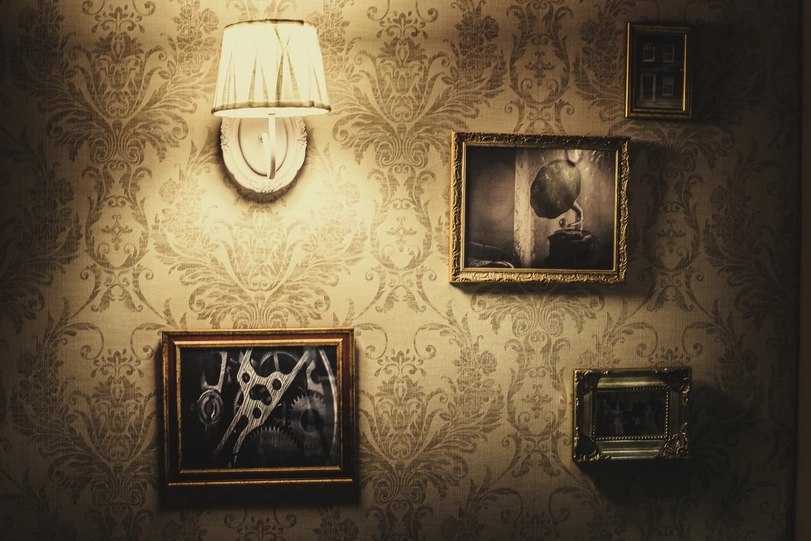 Espace Grand Lobby inspiré victorien et Sherlock Holmes (espace accueil escape game) - 4