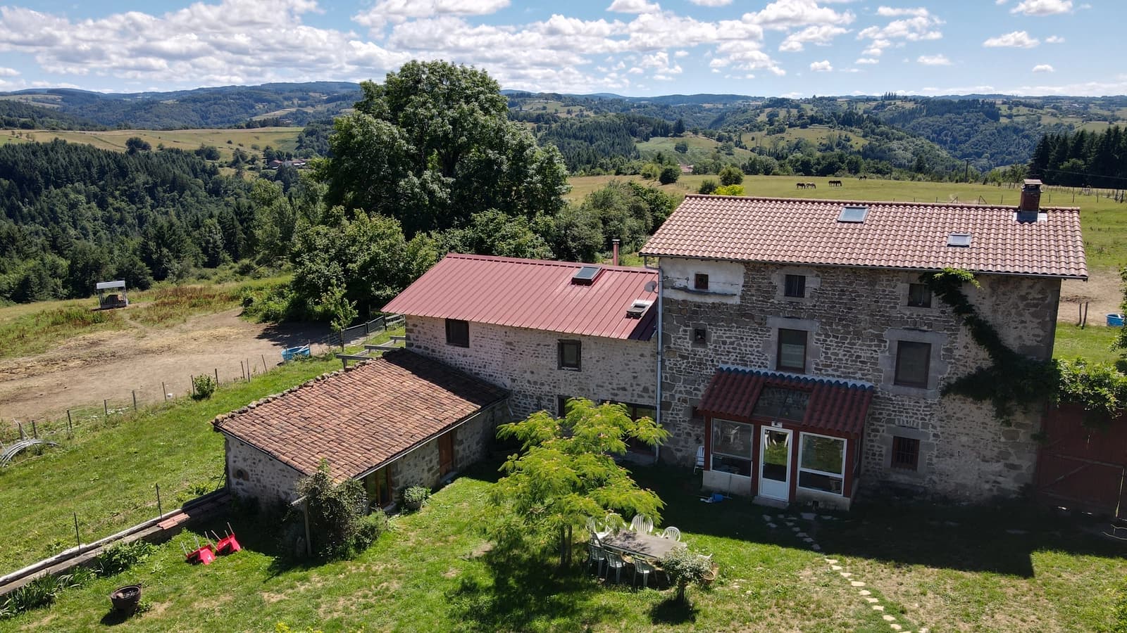 Espace Domaine en plein coeur de la nature avec piscine naturelle - 1