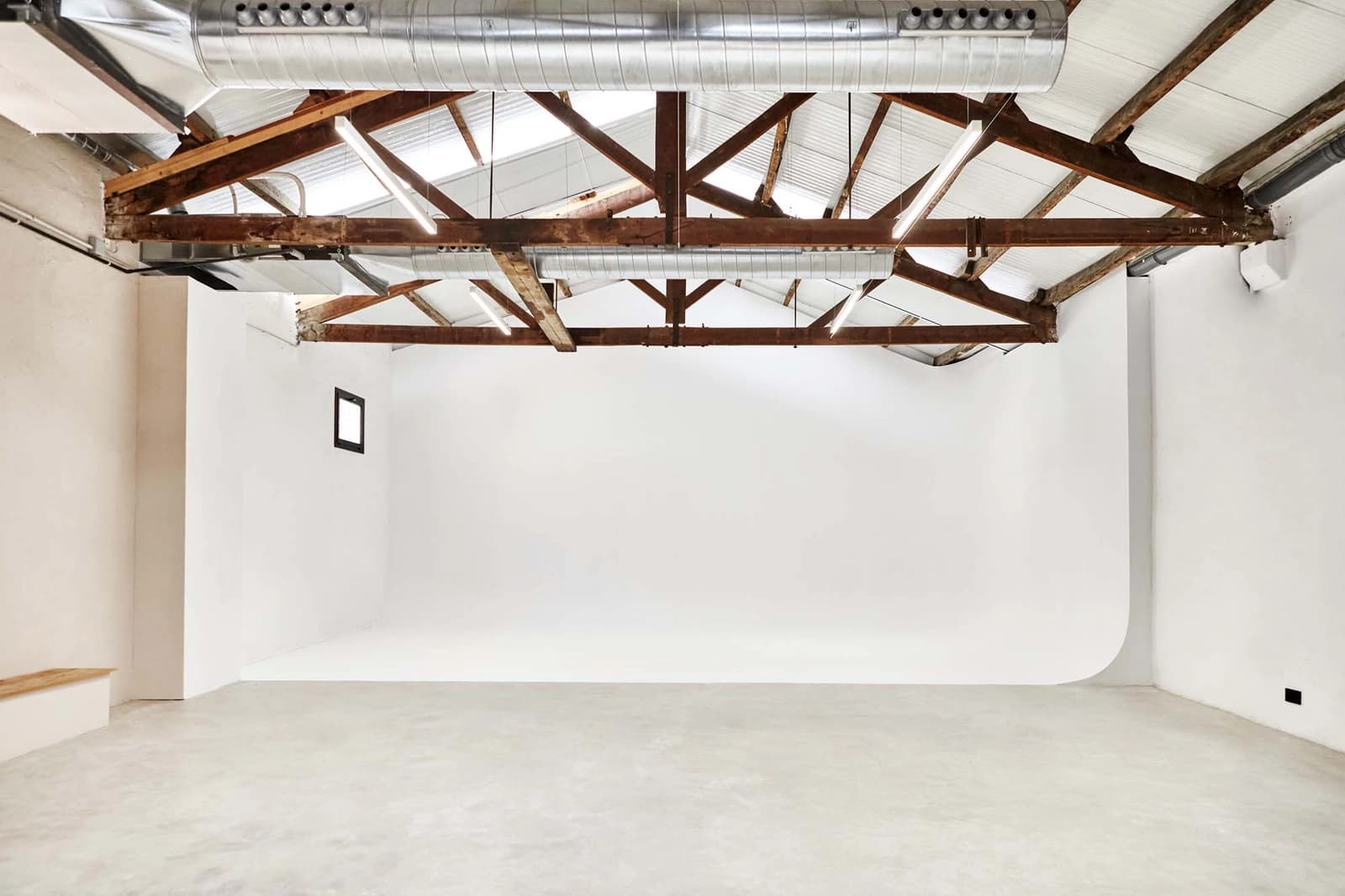 Space Creative space with cyclorama and character - 2