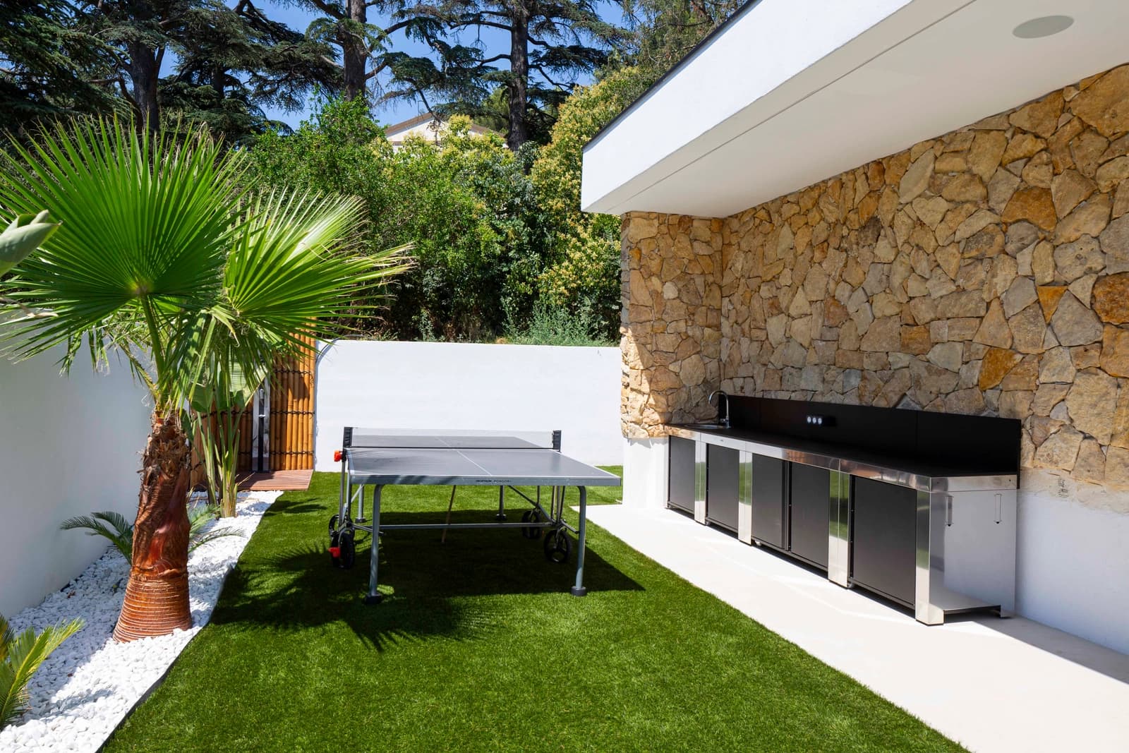Space Contemporary architect-designed villa with mirror pool – Marseille - 4