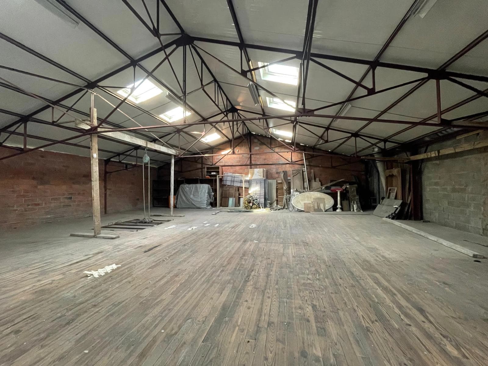 Space Maisons Alfort: Exceptional Set Design, Industrial Workshop and Office - 1