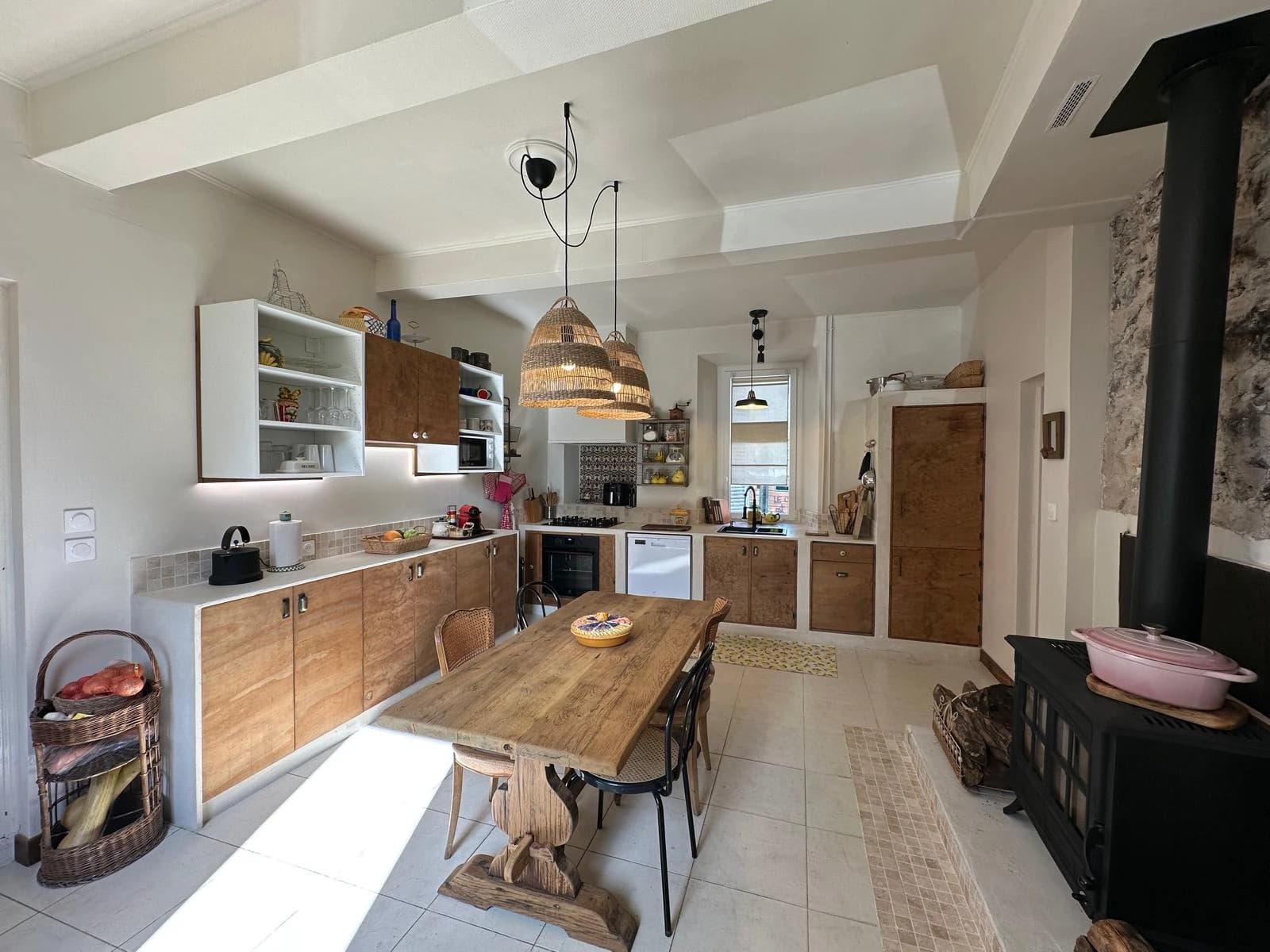 Space Estate in the countryside facing the mountains - 4