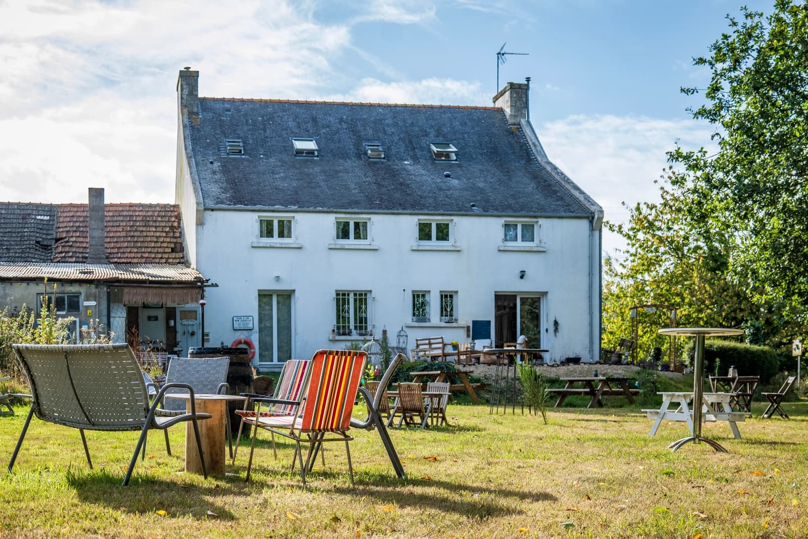 Espace 4 chambres d'hôtes atypique et bar à jeux vintage - 0