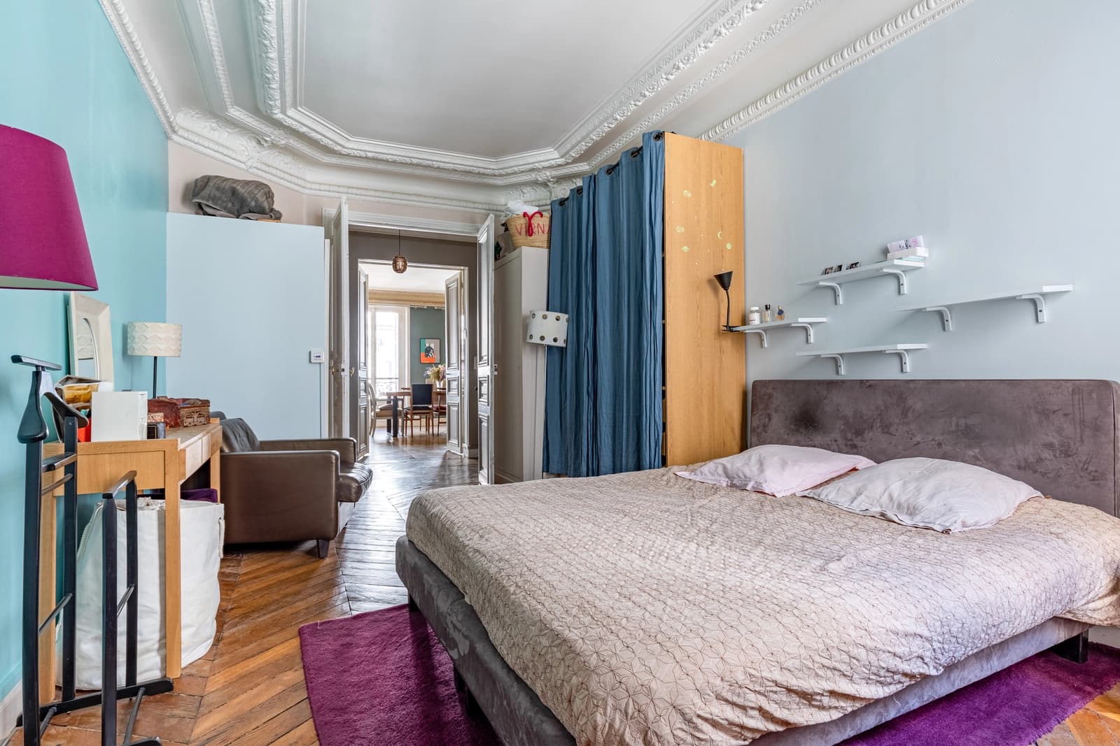 Bedroom in Quiet Hausmann apartment, Place St Georges - 1