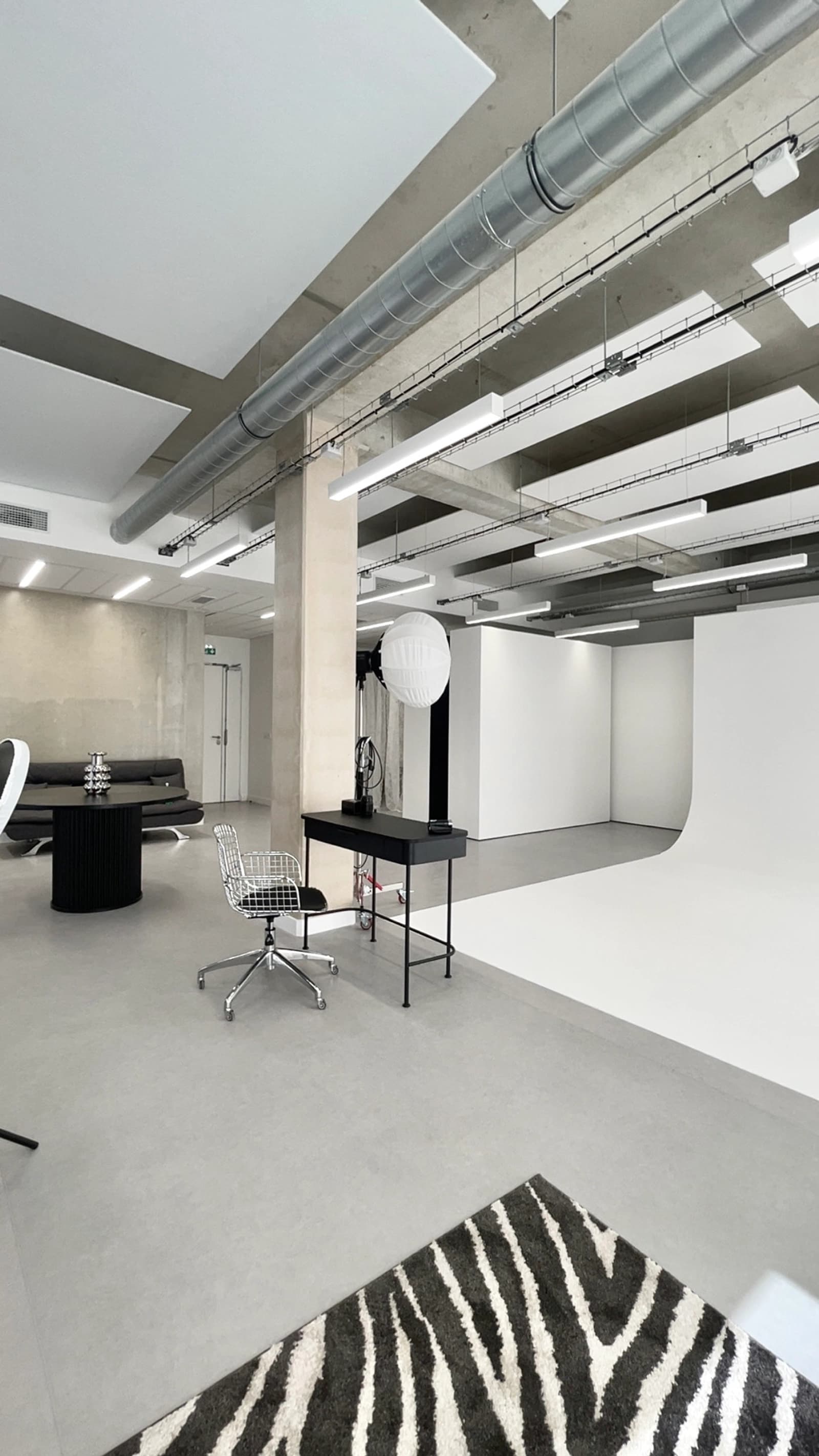 Space Cyclorama Photo Studio, View + Rooftop - 1