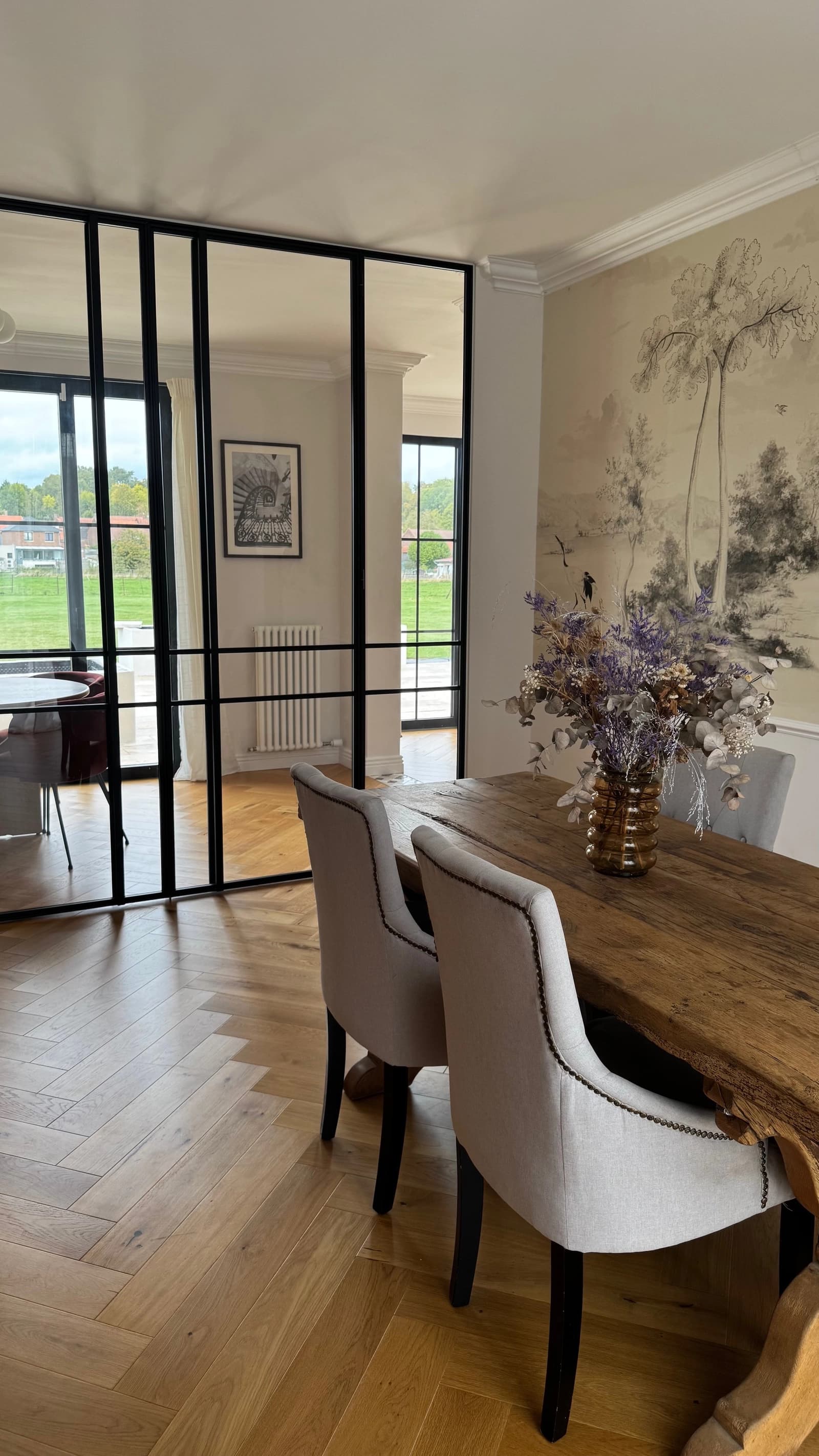 Space Timelessly charming house with refined contemporary decor - 3